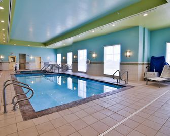 Holiday Inn Bismarck By IHG - Bismarck - Pool