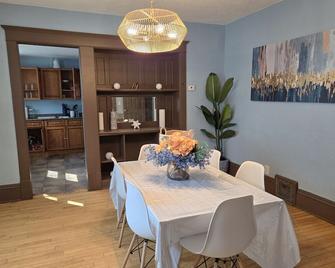 Ana Maria del Azul - Mineápolis - Comedor