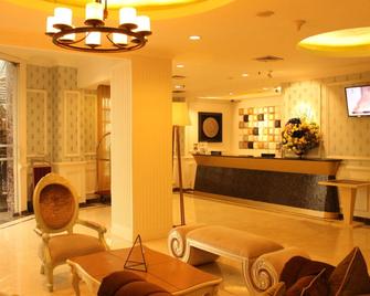 Capital O 1128 Hotel Imara - פלמבאנג - דלפק קבלה