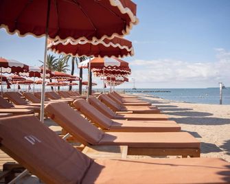 Holiday Inn Nice - Saint Laurent Du Var By IHG - Saint-Laurent-du-Var - Strand
