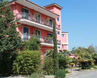 Hotel Tiro a Volo - Pozzuoli - Edificio