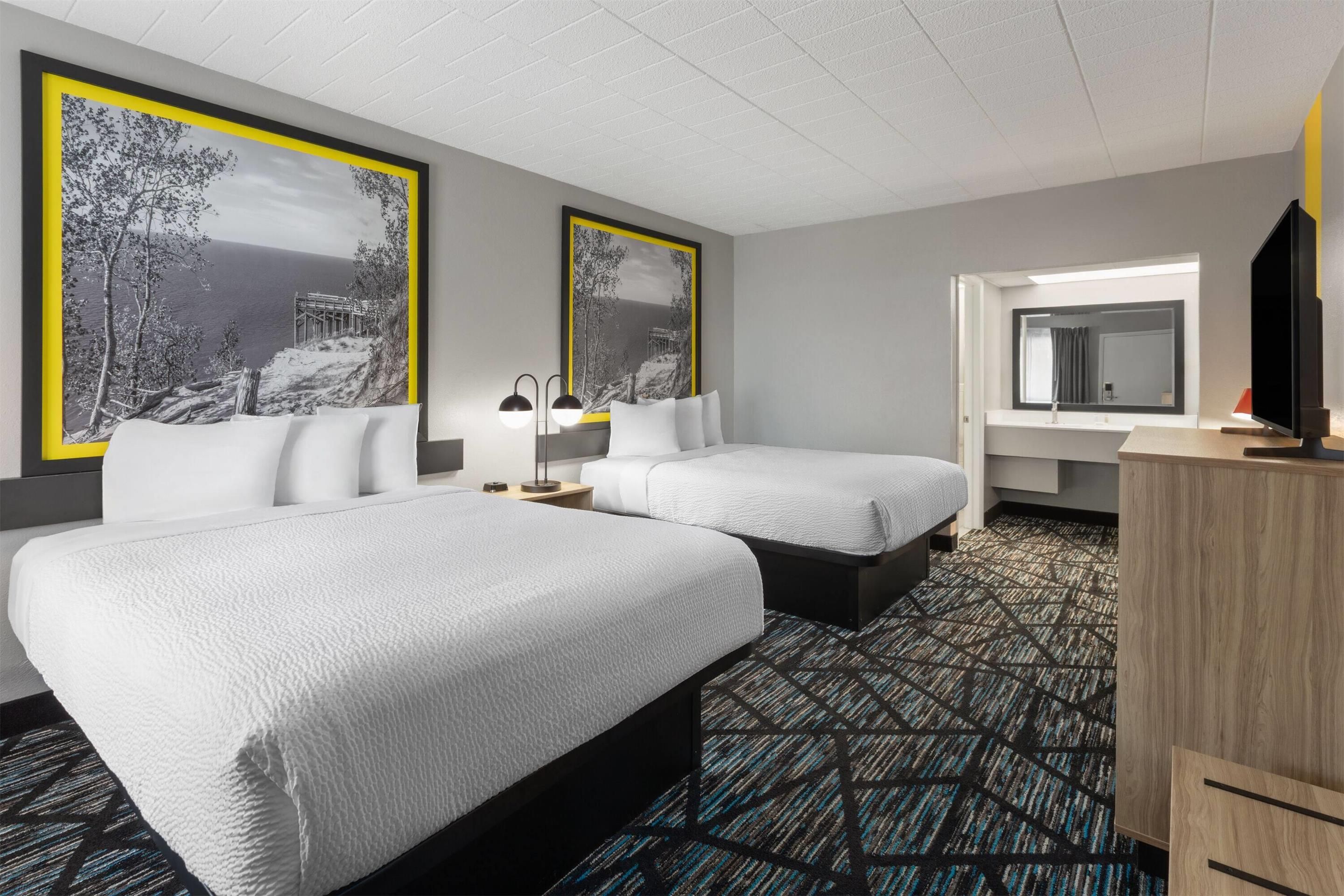 Super 8 by Wyndham Traverse City - Traverse City - Schlafzimmer