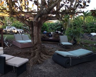 Bed and fresh breakfast and green areas.contac for natural farm - Miami - Patio