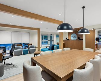 Everhome Suites Salem - Salem - Lobby