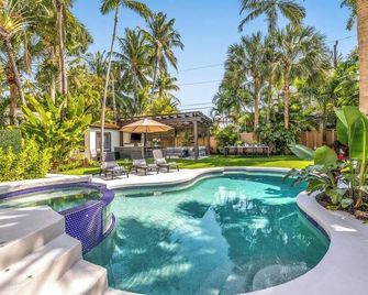 50% off Las Olas Retr: HeatPool Family-Perfect - Fort Lauderdale - Piscina