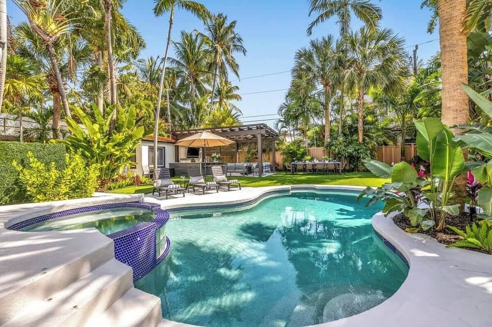 50% off Las Olas Retr: HeatPool Family-Perfect - Fort Lauderdale - Pool
