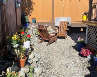 Beautiful Suite by the Sea - Parksville - Terasa