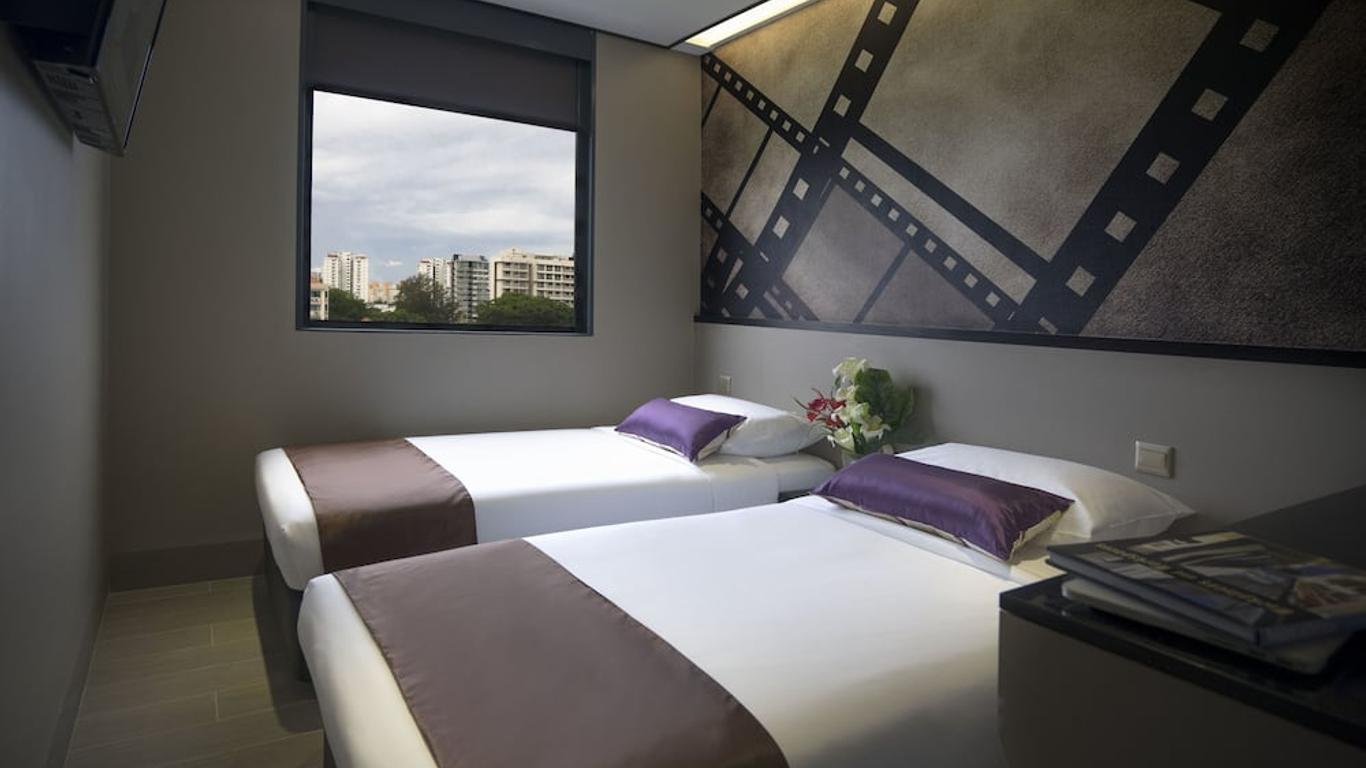 Hotel 81 Premier Hollywood