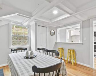 The Overlook - Winchester - Dining room
