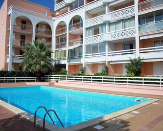 Studio Mezzanine, Residence Avec Piscine - Sète - Pool