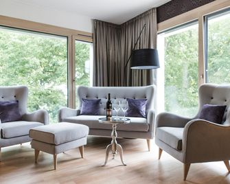 Parkhotel Schillerhain - Kirchheimbolanden - Living room