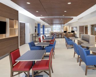 Holiday Inn Express & Suites Hudson I-94 By IHG - Hudson - Gebäude