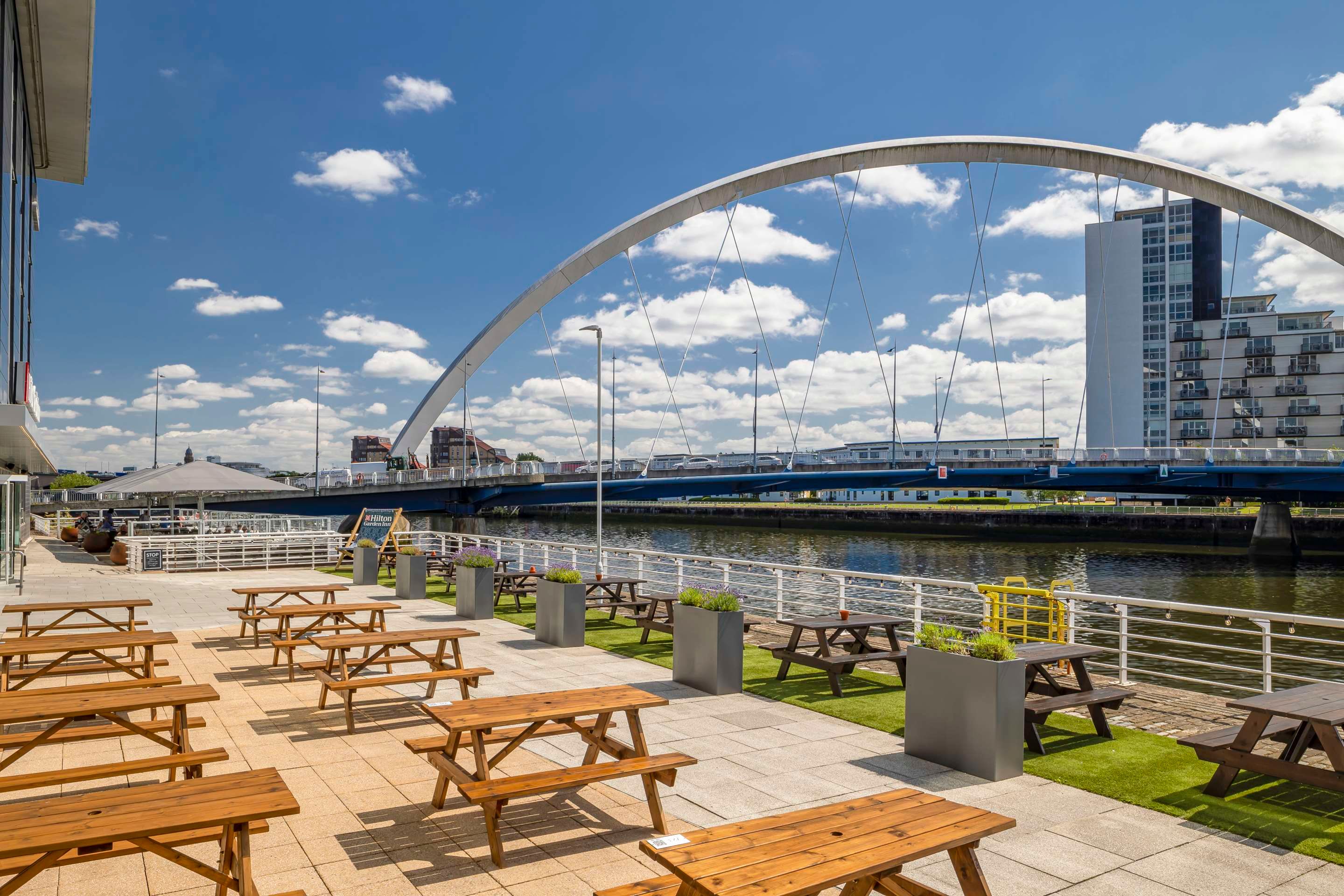 Hilton Garden Inn Glasgow City Centre - גלזגו - מרפסת