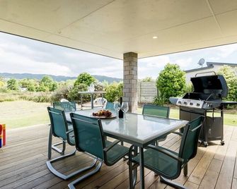 Millies Place - Mangawhai Holiday Home - Mangawhai - Patio