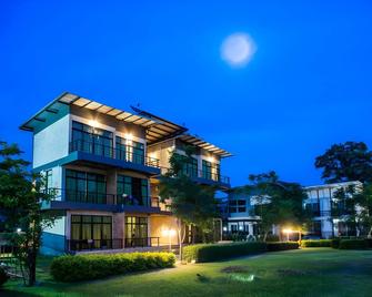 Ma-Kham Forest Resort - Nakhon Nayok - Building