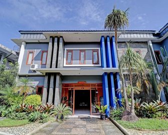 Capital O 94901 Kostel Naga - Purbalingga - 建築