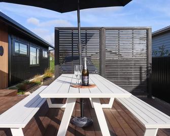 The Green House - Luxury Eco Escape - Martinborough - Patio