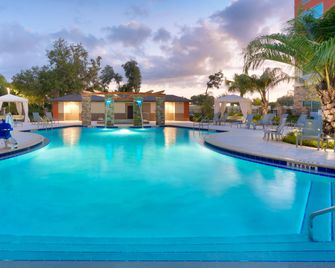 Staybridge Suites Gainesville I-75 By IHG - Gainesville - Piscine