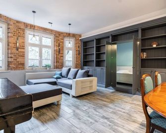 Nikiszowiec Stylish Apartment by BookingHost - Katowice - Living room
