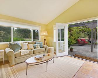 Private Sonoma Country Cottage - Sonoma - Living room