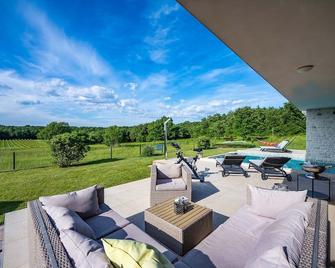 Villa Felice Novigrad - Bužinija - Patio
