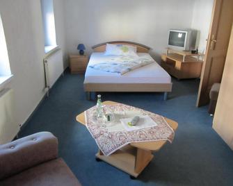 Gasthaus & Hotel Zur Linde - Hermsdorf (Thüringen) - Slaapkamer