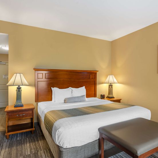 Best Western Plus University Park Inn & Suites image 1