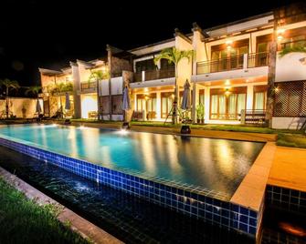 Thai Island Dream Estate - Koh Lanta - Piscina