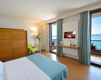 Hotel Eden - Sirmione - Bedroom