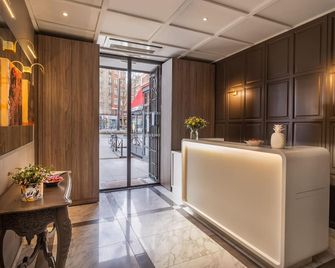 Terminus Orléans Paris - פריז - דלפק קבלה