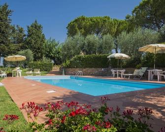 Splendid Farmhouse in Castelfiorentino With Garden - Certaldo - Pool