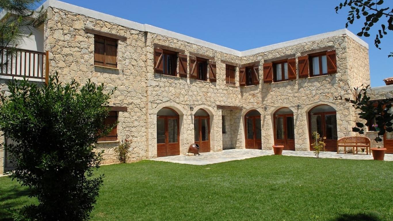 Demetriou Paradisos Hills Hotel