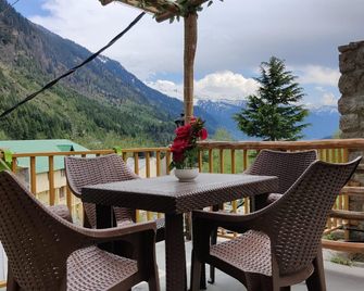 Nehru Kund Heights by JitaInn - Manali - Балкон