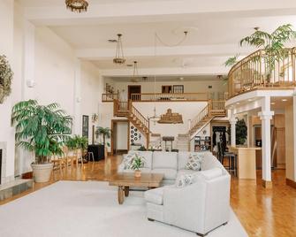 Unique, Historic Downtown Loft - Whitehall - Lobby