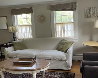 Near Phillips Academy Andover. - Andover - Living room
