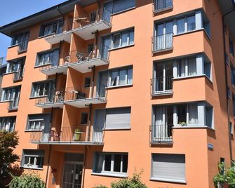 Executive Studio - Crown 12 - Zúrich - Edificio