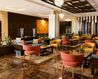DoubleTree by Hilton Nairobi Hurlingham - Nairobi - Bar