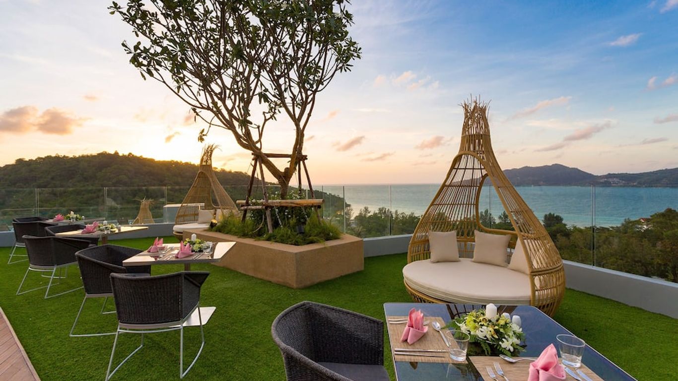 Crest Resort & Pool Villas (Sha Plus+)