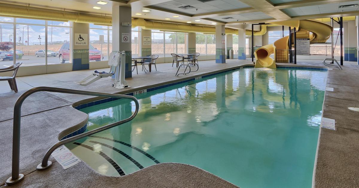 holiday-inn-suites-albuquerque-north-i-25-an-ihg-hotel-desde-496