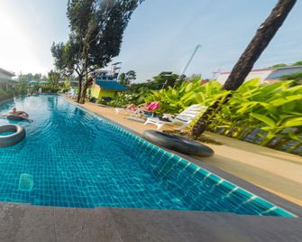 Morakot Lanta Resort - Ko Lanta - Piscina