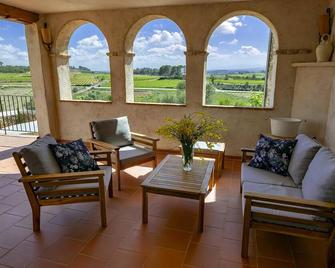 Pleasant village house, Garden. Private pool - Nulles - Balkon