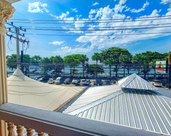 Happy Vikings - Beachfront - Pattaya - Parveke