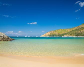 Ivory Pool Villa in Nai Harn - Phuket City - Plajă