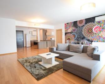 Upground Residence Apartments - Bucharest - Living room