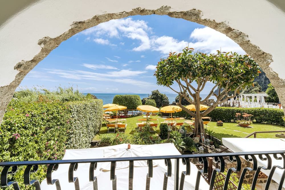 Gardenia Mare Apartments | 2br Seafront & Panoramic Beachfront Suite - Ischia - Balkon