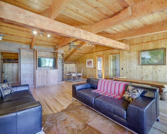Spacious Pinedale Home w/ Mountain Range View - Pinedale