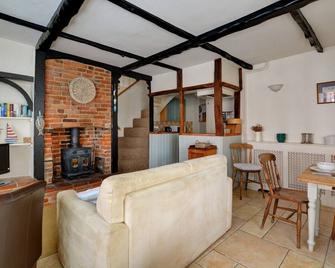 Bay Cottage - Wells-next-the-Sea - Living room