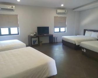 Sea Star Hostel - Dong Hoi - Schlafzimmer