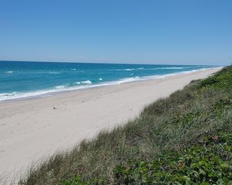 Melbourne Beach Florida Townhouse ocean front 1.2 acre property - Melbourne Beach - Beach