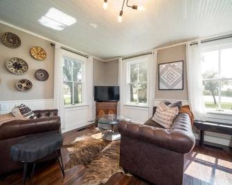 Charming, modern and cozy retreat on the bike path - Pella